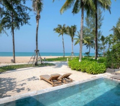 Двухместная вилла Pool Beachfront двуспальная кровать в Devasom Khao Lak Beach Resort & Villas