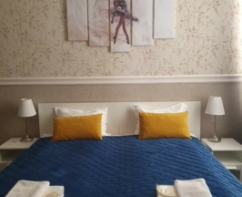 Номер Комфорт (с двуспальной кроватью) в Грибоедов хаус