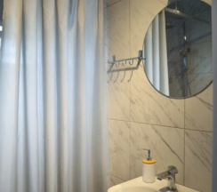 Домик Комфорт плюс 4х местный 2х комнатный с кухней в Гремучий