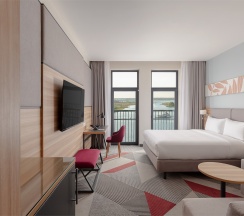 Премиум с двуспальной кроватью и видом на бухту в Рябина от Васта