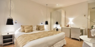 Канны: Отель Hotel Renoir