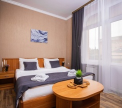 Семейный двухкомнатный до 4 гостей с балконом в Джульетта