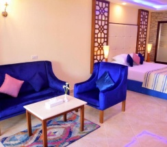 Номер Golden Swim-Up в Sea Beach Aqua Park Resort