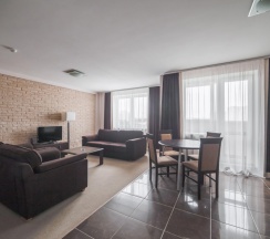 Апартаменты Superior c 1 комнатой с балконом и с красивым видом из окна в Комплекс апартаментов Комфорт