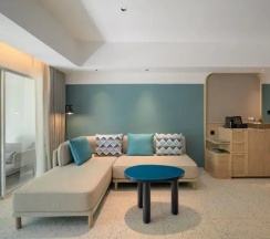 Люкс Premium с 2 комнатами с видом на бассейн в Centara Karon Resort Phuket