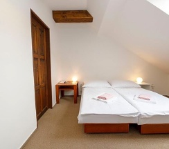 Трёхместный номер Standard в Lomnice Hotel & Restaurant