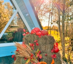 Лазурный дом в А у реки