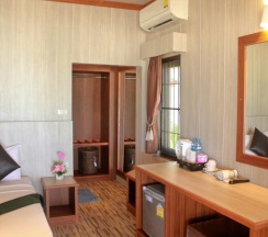 Двухместное бунгало рядом с пляжем двуспальная кровать в Kaibae Beach Resort