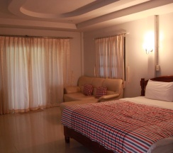 Бунгало Deluxe с балконом и с видом на сад в Plaifah Resort Ubon