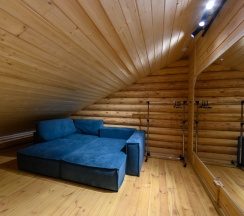 Номер в избе с 3 комнатами с балконом и с красивым видом из окна в Вкс