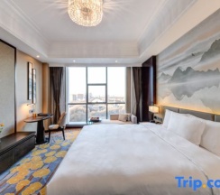 Двухместный номер Business с видом на реку двуспальная кровать в Phoenix Hotel