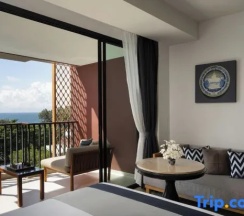 Семейный номер Premier с балконом и с видом на море в Avista Grande Phuket Karon - MGallery