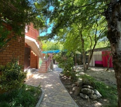 4-местный номер улучшенный комфорт с 2 двуспальными кроватями в Диво