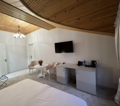 Номер делюкс (с завтраком) в Flagman Hotel