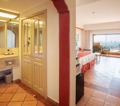 Двухместный полулюкс с видом на океан двуспальная кровать в Sandos Finisterra All Inclusive