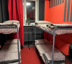 Улучшенный четырехместный номер в В Питере жить