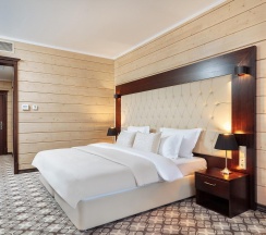 2-местный номер улучшенный с видом на озеро в Cosmos Collection Altay Resort