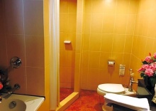 Номер Deluxe в Hadyai Golden Crown Hotel