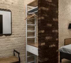 Небольшой двухместный номер в Brick Walls Hotel