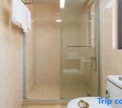 Трёхместный номер Deluxe в Holiday Inn Shanghai Dianhu (Zhujiajiao Scenic Area Ancient Town)