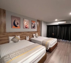 Четырёхместный номер Deluxe 2 отдельные кровати в Berich Hotel