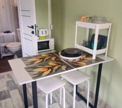 Номер с отдельным входом, двуспальная и односпальная кровати. в Аршан