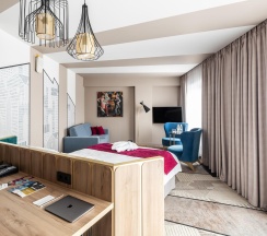 Номер делюкс семейный, вид на город в Mercure