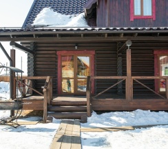 Коттедж с балконом в Подстепки house