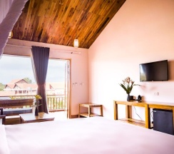 Люкс Superior с видом на внутренний двор в La Casa Resort