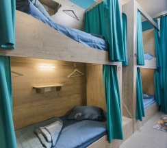 Кровать в общем номере в Евражки