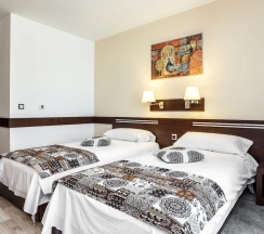 Номер Standard в Grami Hotel Sofia