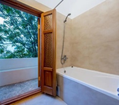 Двухместный номер Standard с балконом 2 отдельные кровати в Ориент Стар Хива