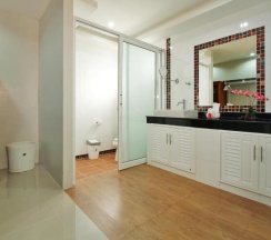 Семейный номер Standard с видом на бассейн в Maikhao Home Garden Bungalow