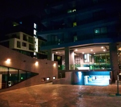 Апартаменты с балконом в Acqua Condominium 2