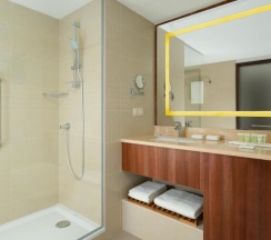 Двухместный номер Superior двуспальная кровать в Courtyard by Marriott Tashkent