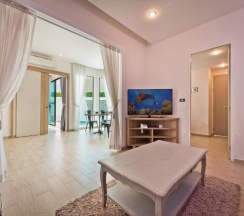 Вилла с 2 комнатами в Tropicana Pool Villa