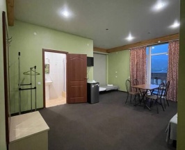 Четырёхместный номер Comfort с балконом в Династия