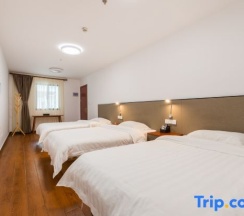 Трёхместный семейный номер Deluxe в Holiday Inn Shanghai Dianhu (Zhujiajiao Scenic Area Ancient Town)
