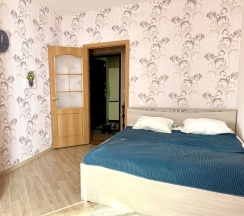Апартаменты с балконом и с красивым видом из окна в Апартаменты Pskov City Apartments Юбилейная 40