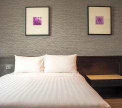 Двухместный номер Deluxe с видом на сад двуспальная кровать в Chor Cher - The Luxury Green Hotel