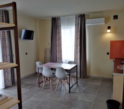 Апартаменты с 2 комнатами с балконом в Модерато