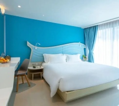 Двухместный номер Superior с балконом (двуспальная кровать) в Centara Sonrisa Residences & Suites Sriracha