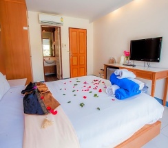 Двухместный номер Deluxe двуспальная кровать в Kata Blue Sea Resort