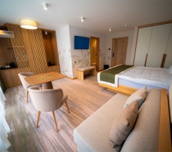 DELUXE в Горицы Hotel&Resort