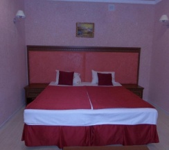 Комфорт с кроватью King Size и балконом в Кристина