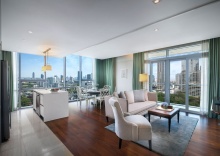 Люкс с 3 комнатами в Oriental Residence Bangkok