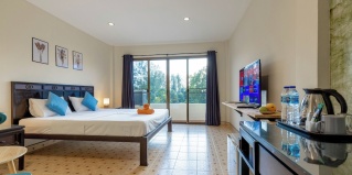 Камала Бич: Отель Club22 Kamala Suites Kamala Beach