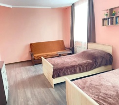 Коттедж с 6 комнатами в Елена