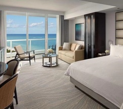 Полулюкс Sorrento oceanfront в Fontainebleau Miami Beach
