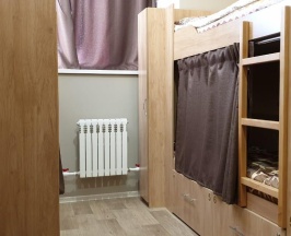 Кровать в общем 4-местном номере (удобства на этаже) в Friends